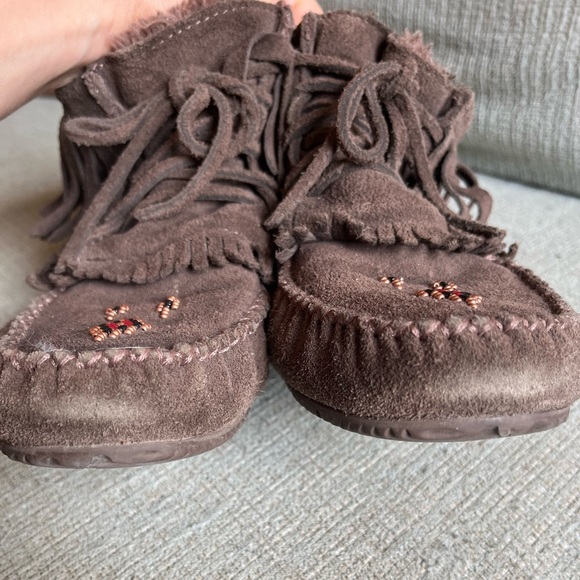 Manitobah Mukluks - Picture 3 of 6